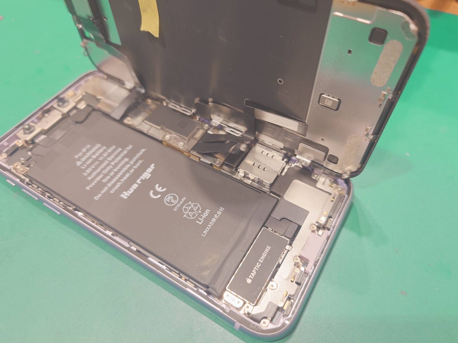 【白金よりご来店】iPhone11のバッテリー交換修理をご依頼いただきました！